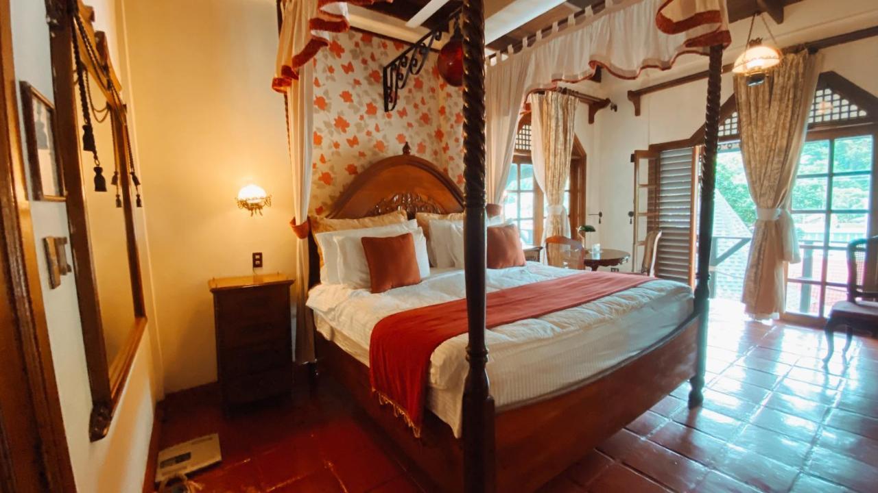 Tropicana Castle Dive Resort Powered By Cocotel Puerto Galera Bagian luar foto